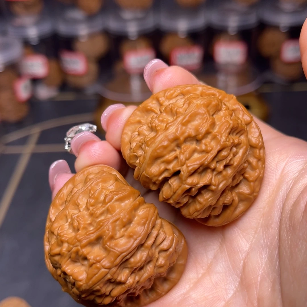 吊坠文玩核桃三角白43.8