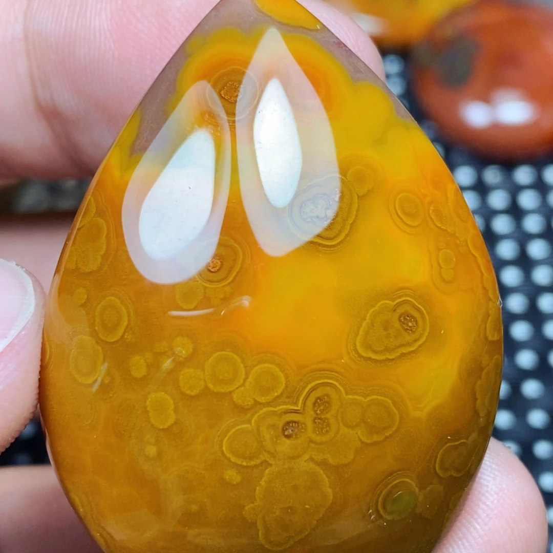 未镶嵌颈饰玛瑙/玉髓藏*了