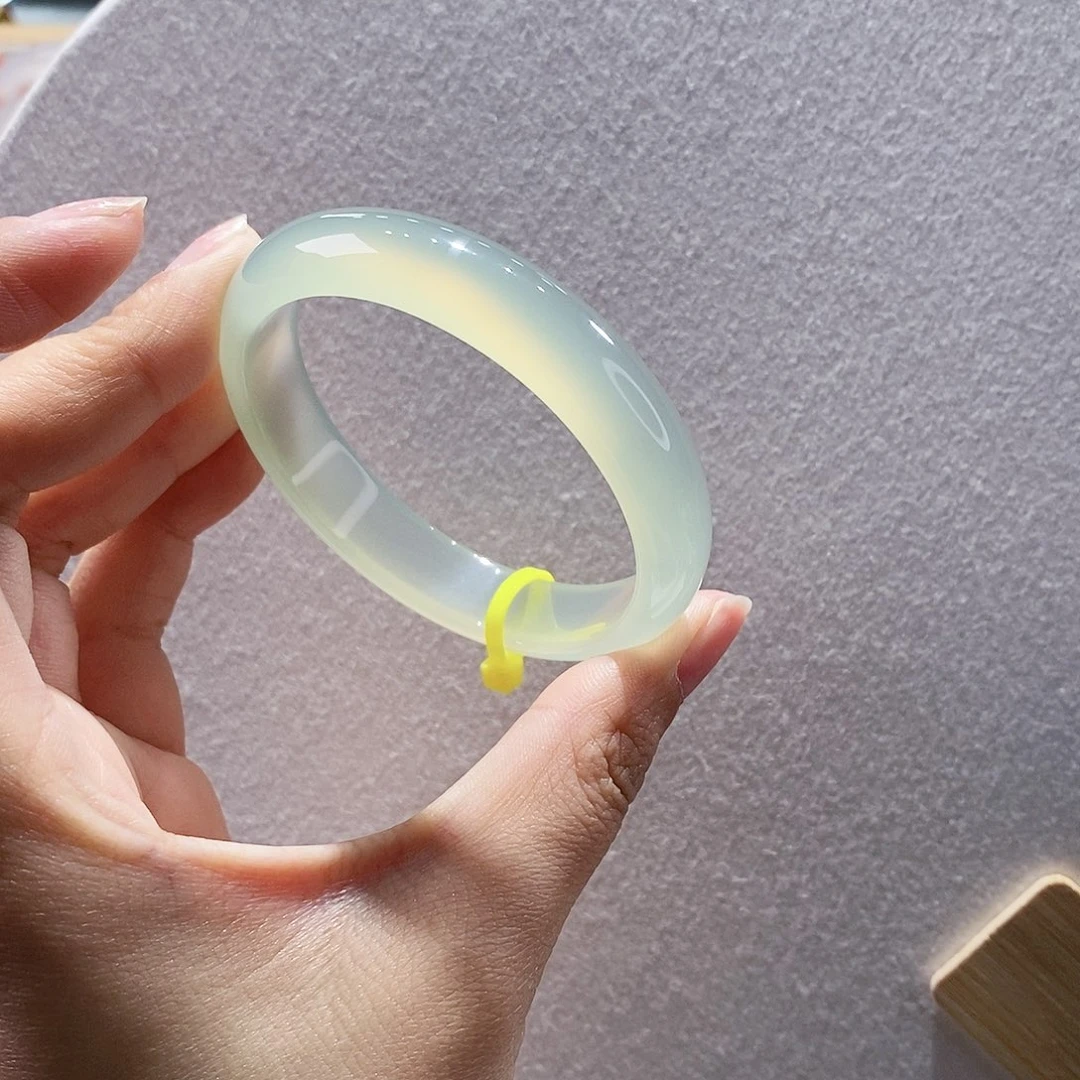 玛瑙/玉髓手镯未镶嵌52.9