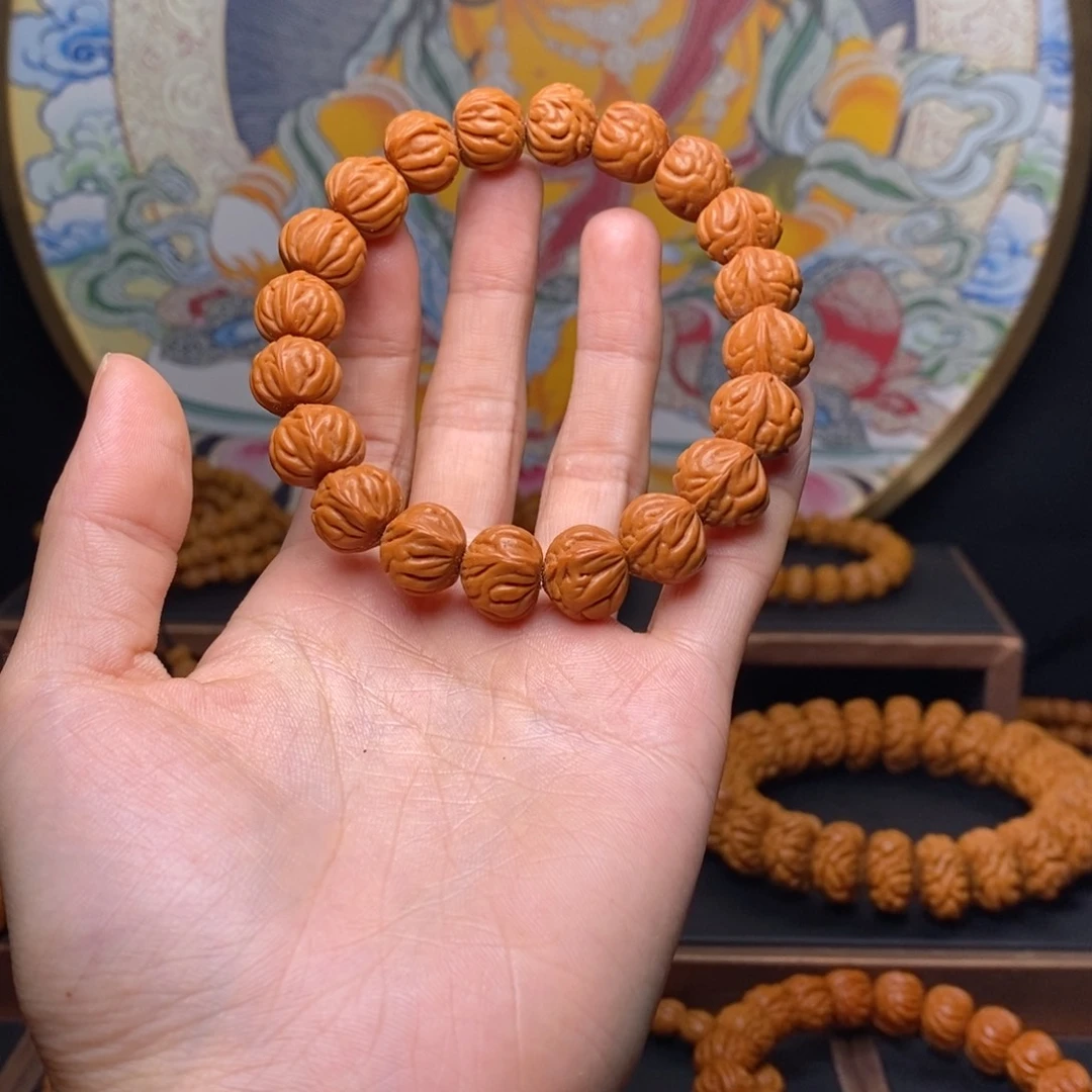 手串桃核A****修龙纹桃核爆肚