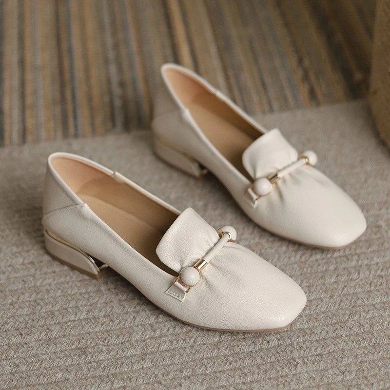 苛鱼英国【设计师】2025年新款小码皮鞋粗跟豆豆浅口防滑高跟鞋女