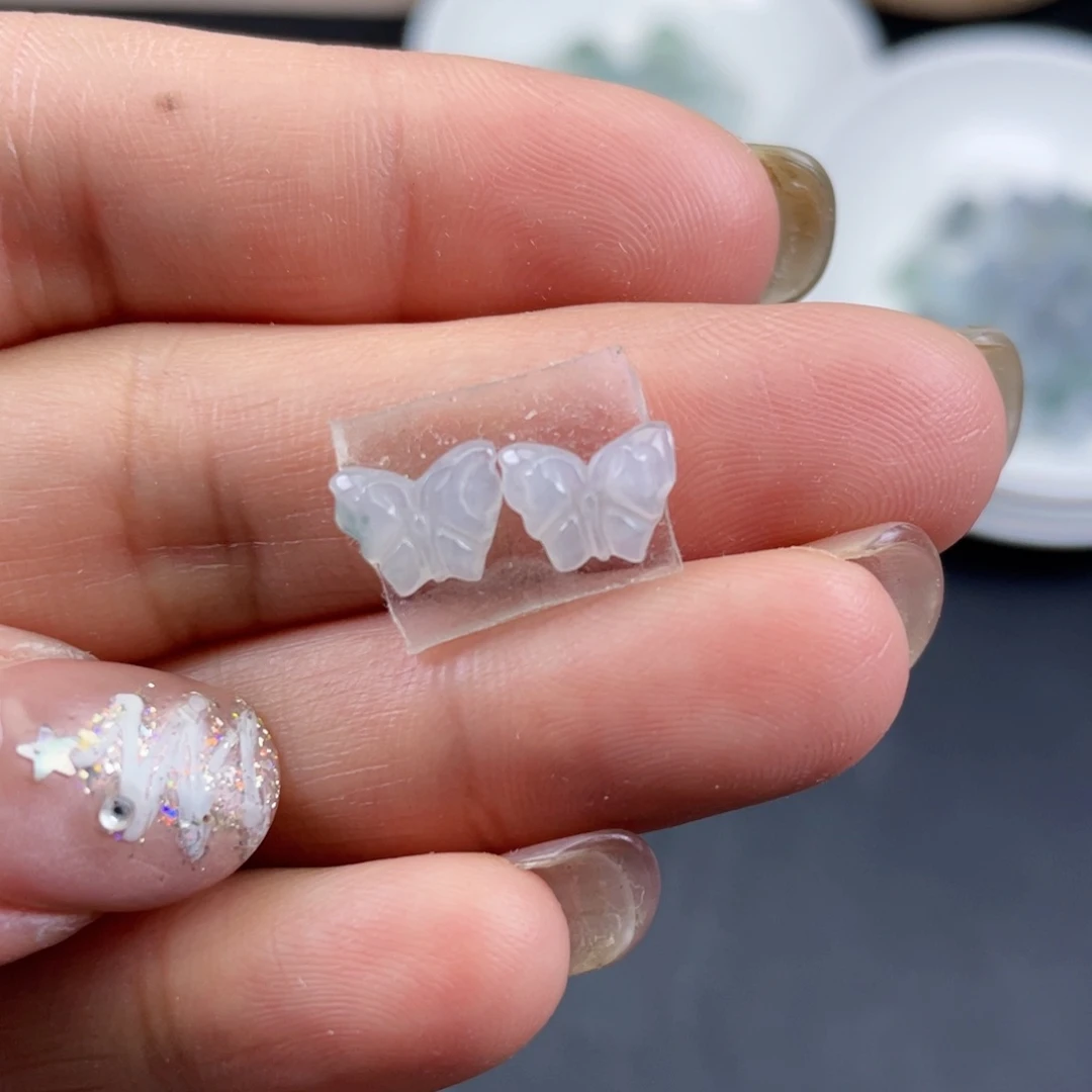 翡翠颈饰未镶嵌狮****a翡翠小件蝴蝶2个162