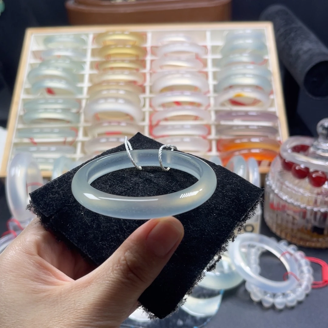 玛瑙/玉髓未镶嵌手镯