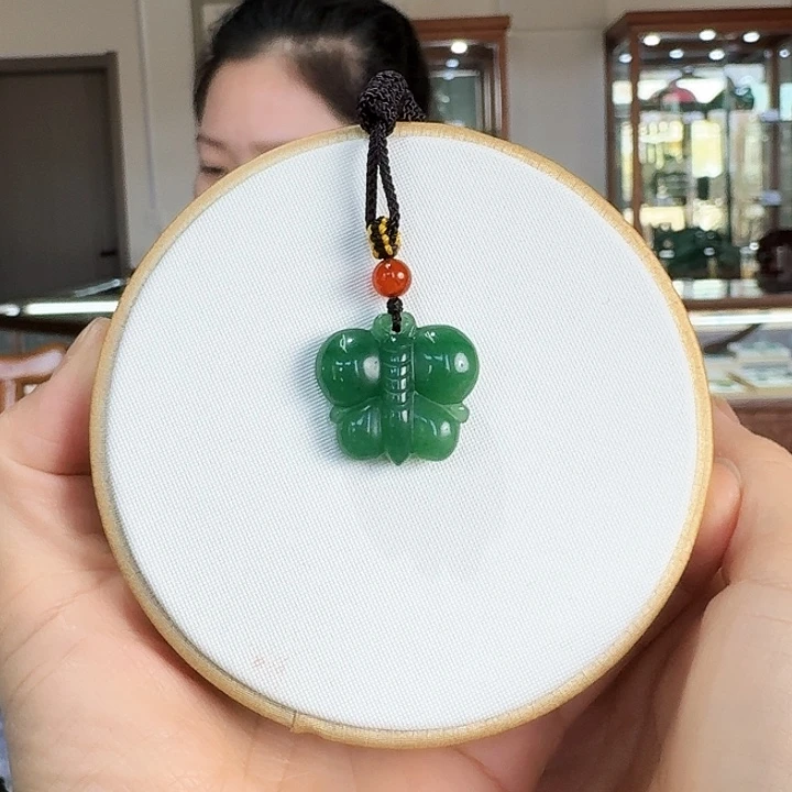 密玉（石英质玉）吊坠合金