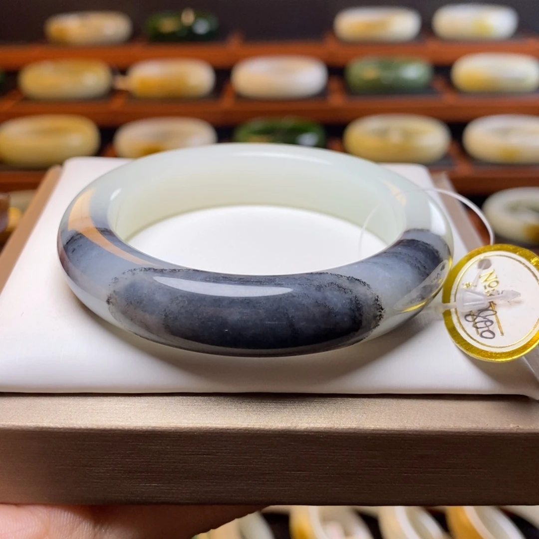 和田玉未镶嵌手镯51圈