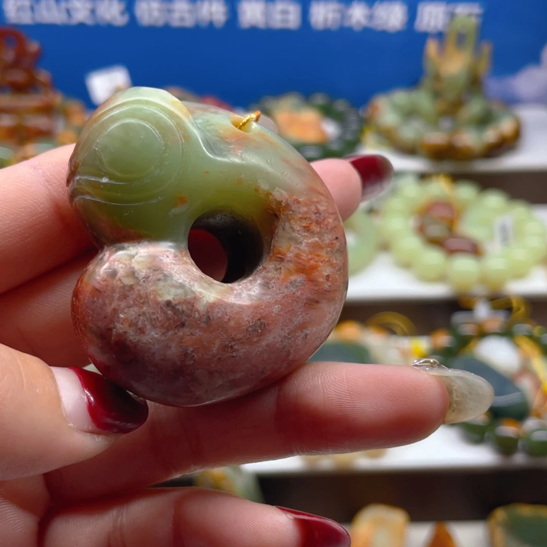 透闪石质玉未镶嵌把件