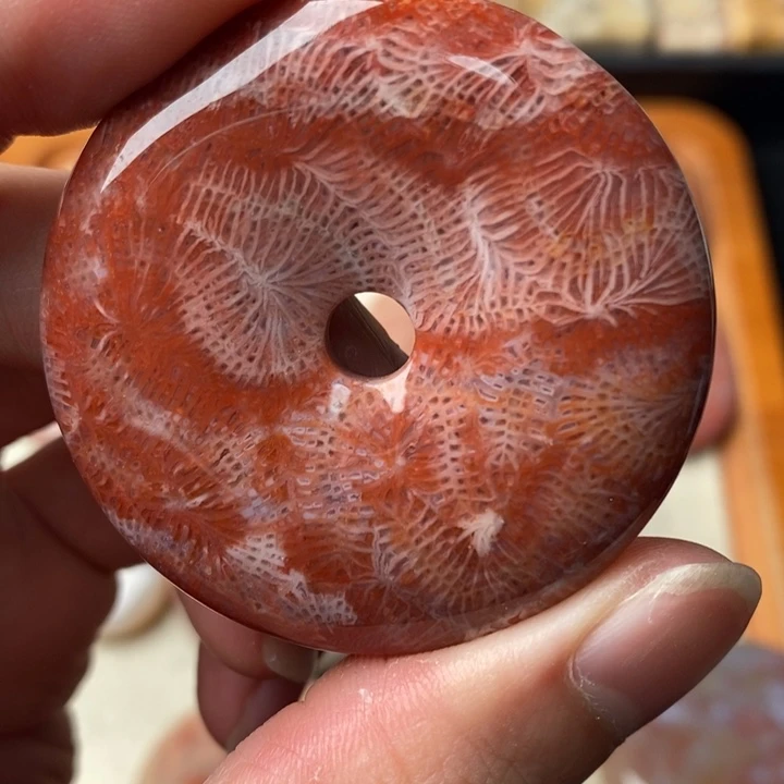 硅化玉颈饰未镶嵌看****?