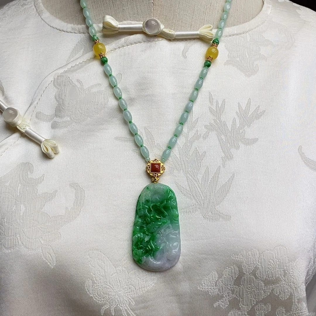 翡翠颈饰未镶嵌天然