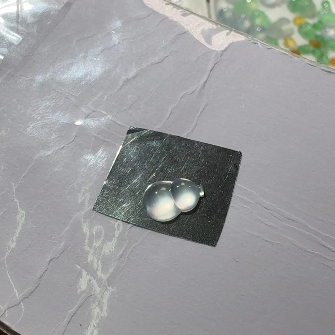 凌****翡翠未镶嵌颈饰葫芦