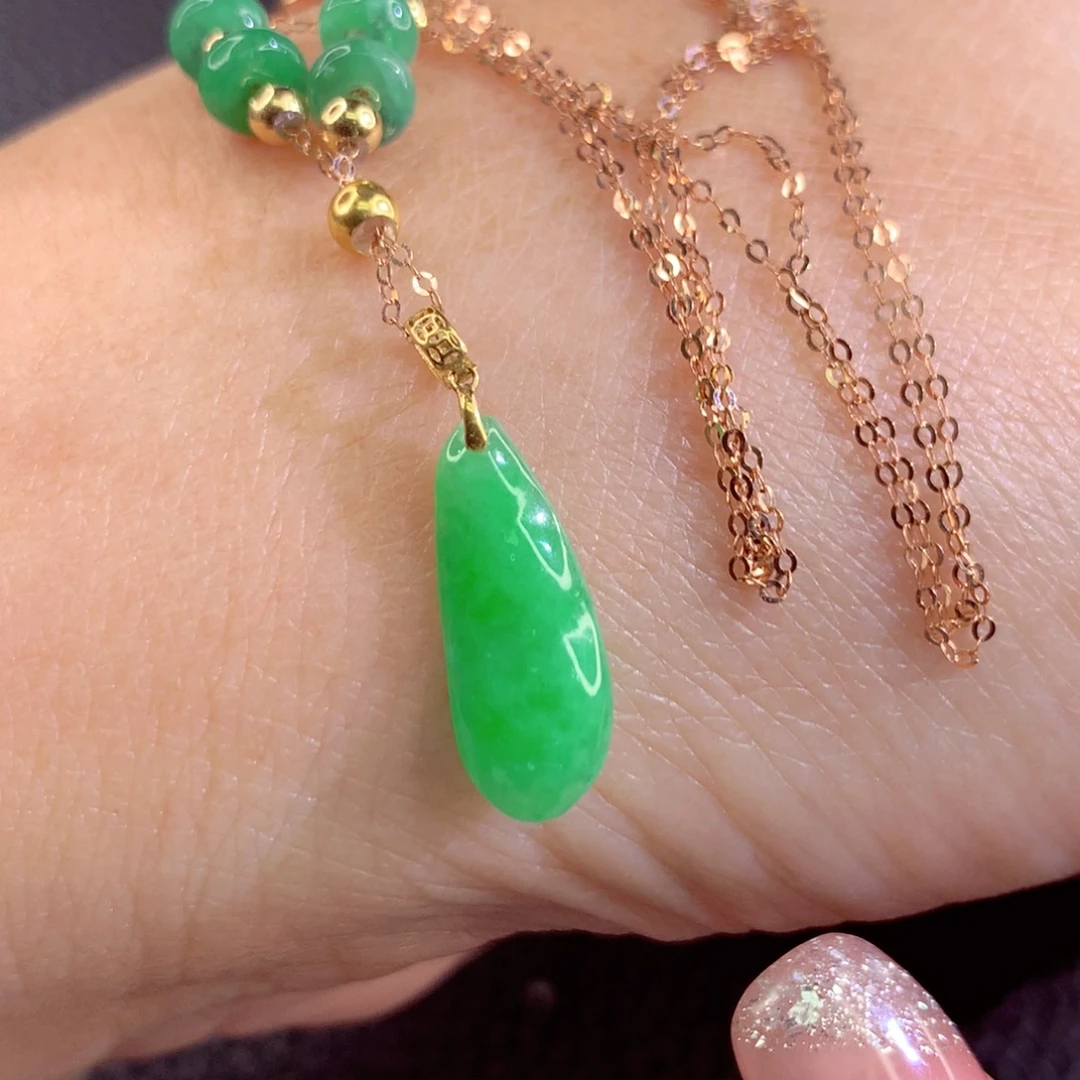 翡翠18K金镶嵌颈饰翡翠