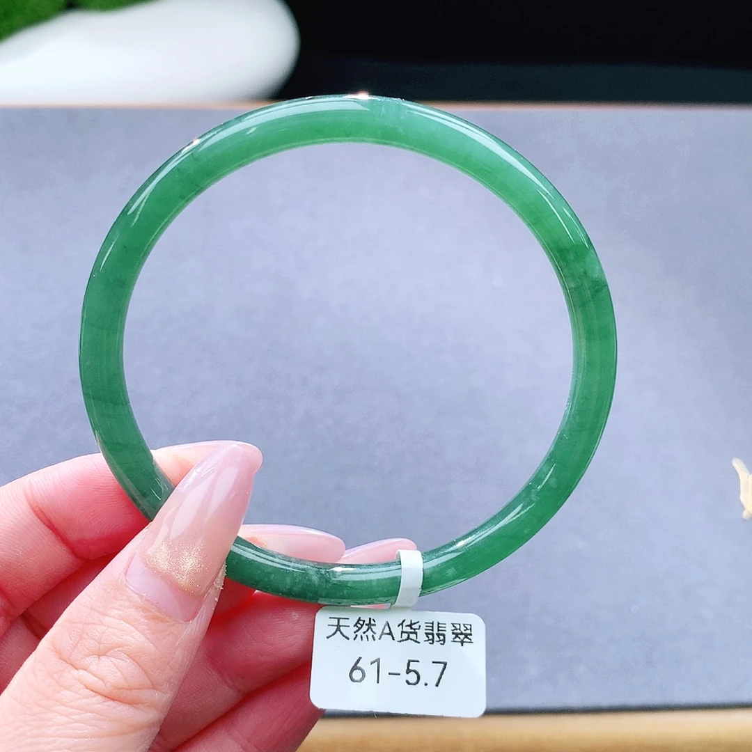 未镶嵌手镯（圆镯）翡翠