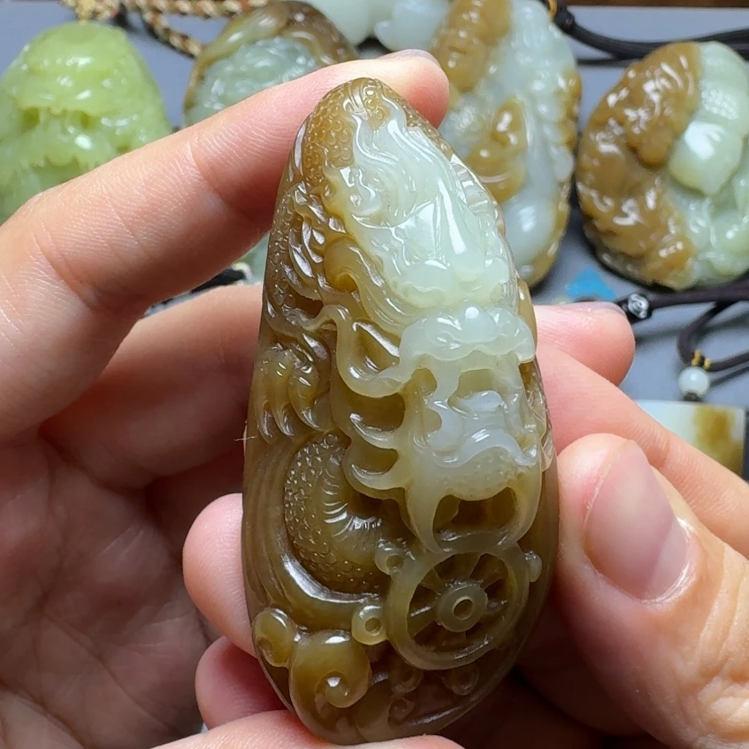 颈饰未镶嵌和田玉