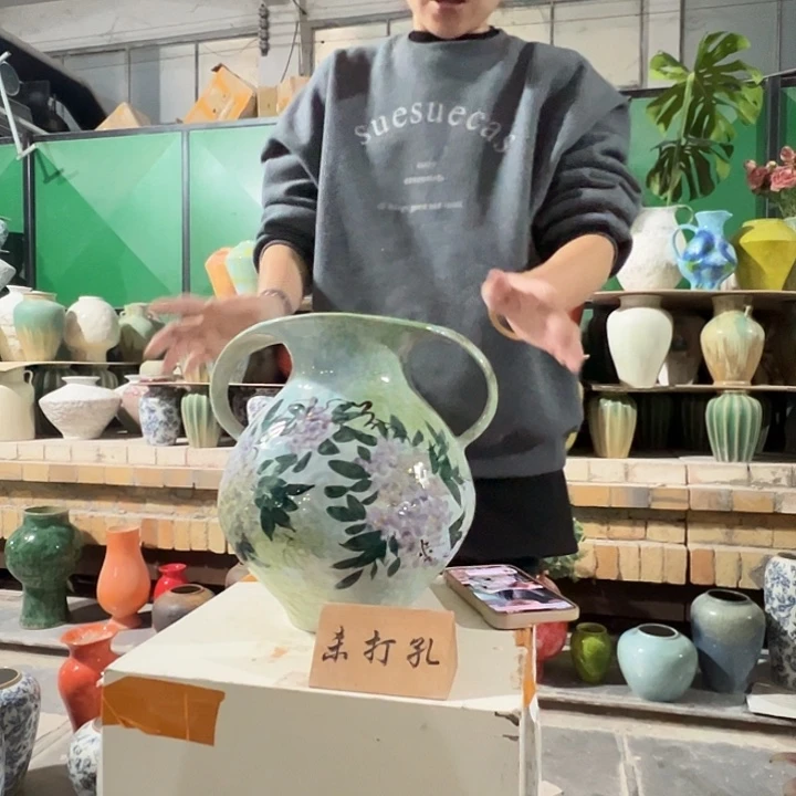 景德镇陶瓷花瓶工厂