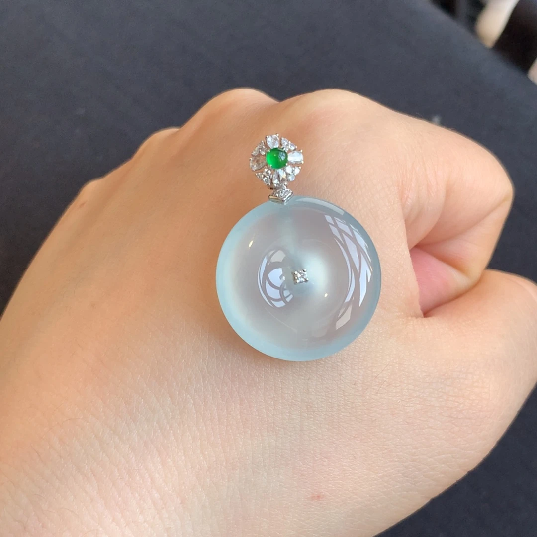 翡翠18K金镶嵌颈饰天然翡翠