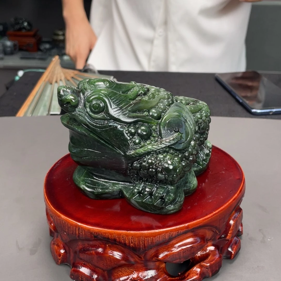 未镶嵌和田玉摆件