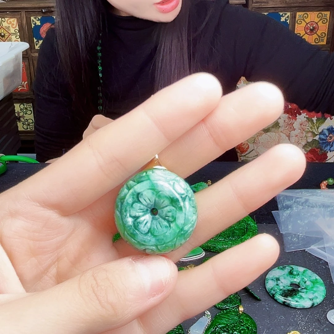 颈饰银S925镶嵌翡翠多样性