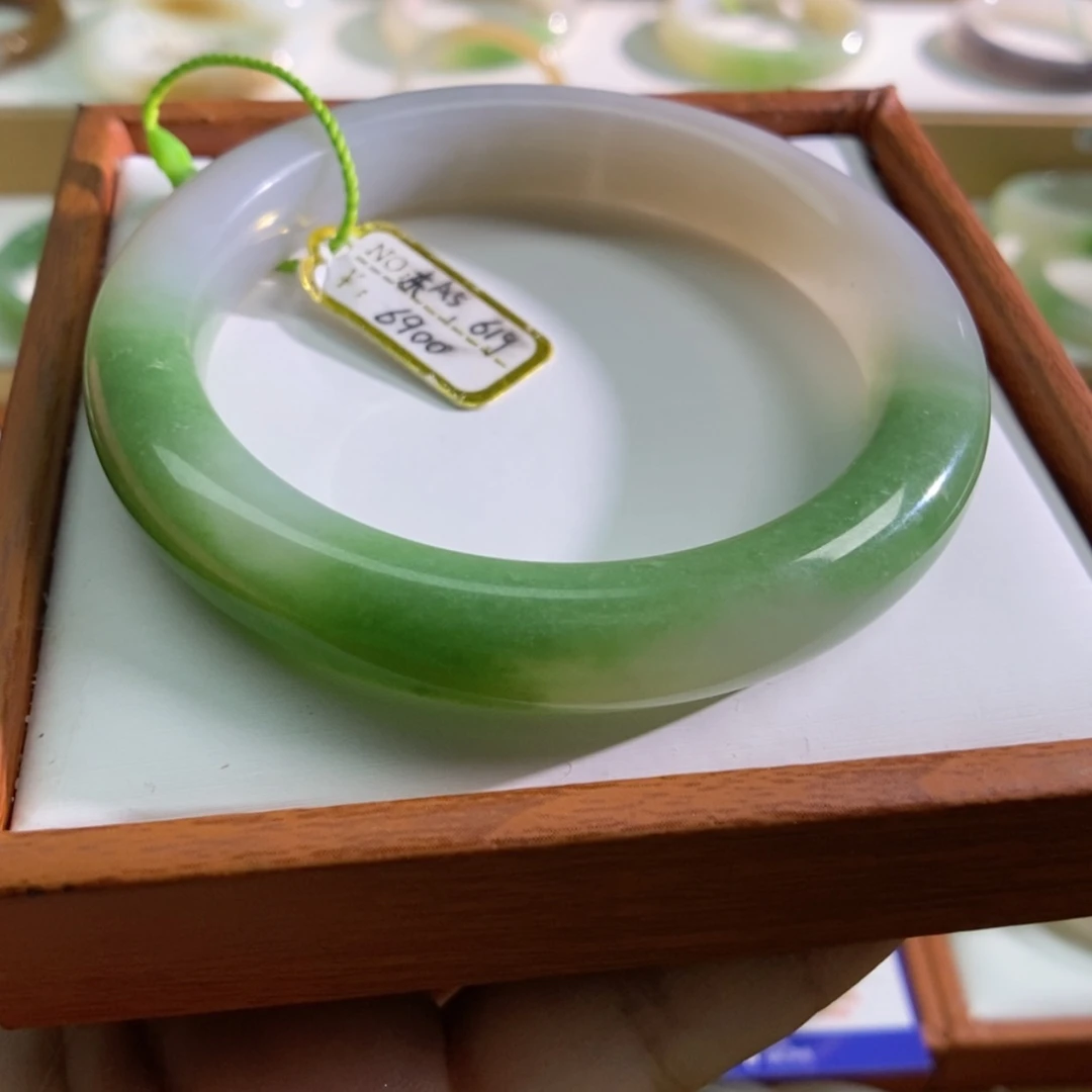 【闪购商品】和田玉手镯未镶嵌翠白手镯