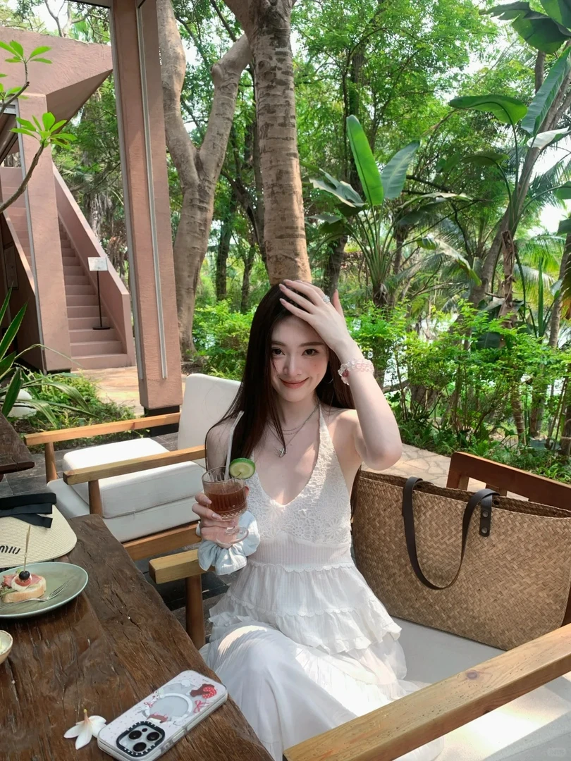 设计感蕾丝钩花挂脖吊带背心女夏季新款甜美高腰压褶半身裙两件套