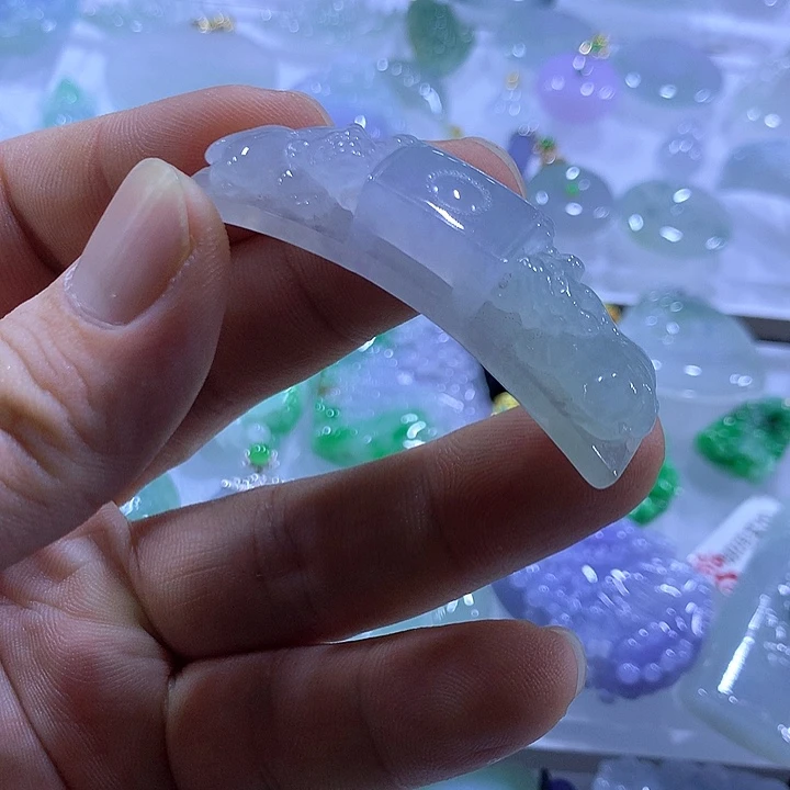 翡翠未镶嵌颈饰天然翡翠A货吊坠