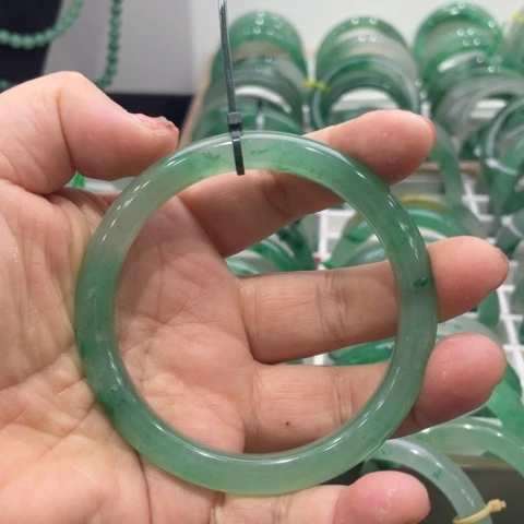 石英质玉手镯未镶嵌薄****润