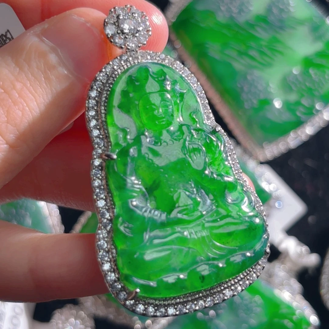 翡翠颈饰未镶嵌观音