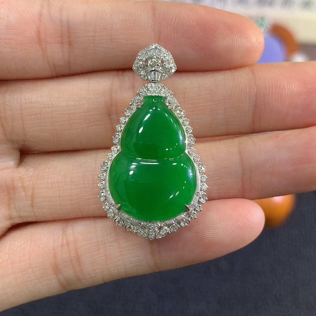 翡翠18K金镶嵌吊坠(不含链)葫芦