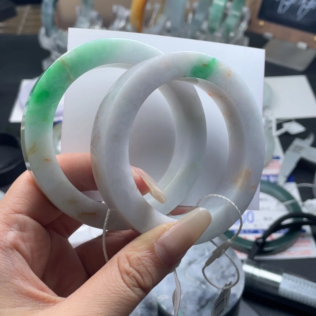 定制翡翠未镶嵌翡翠手镯基地质检发货