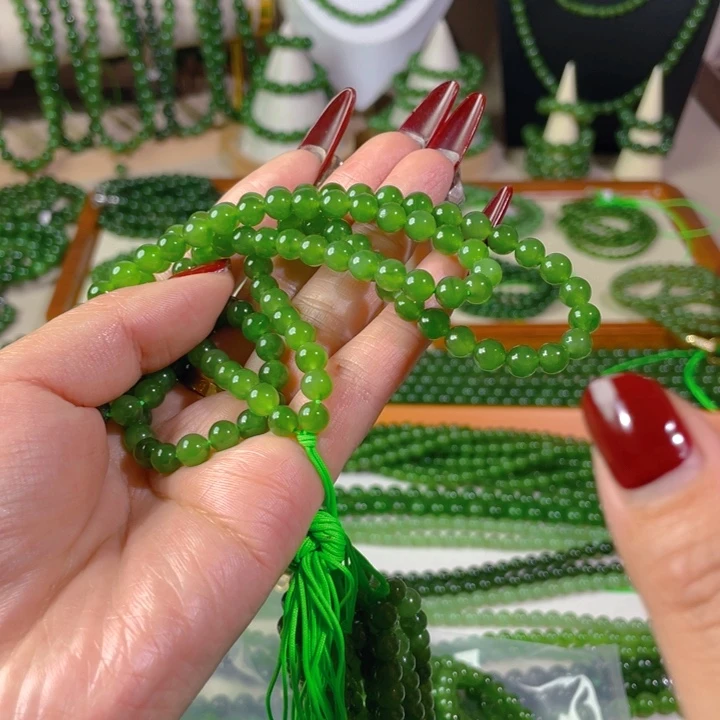 和田玉（碧玉）颈饰未镶嵌