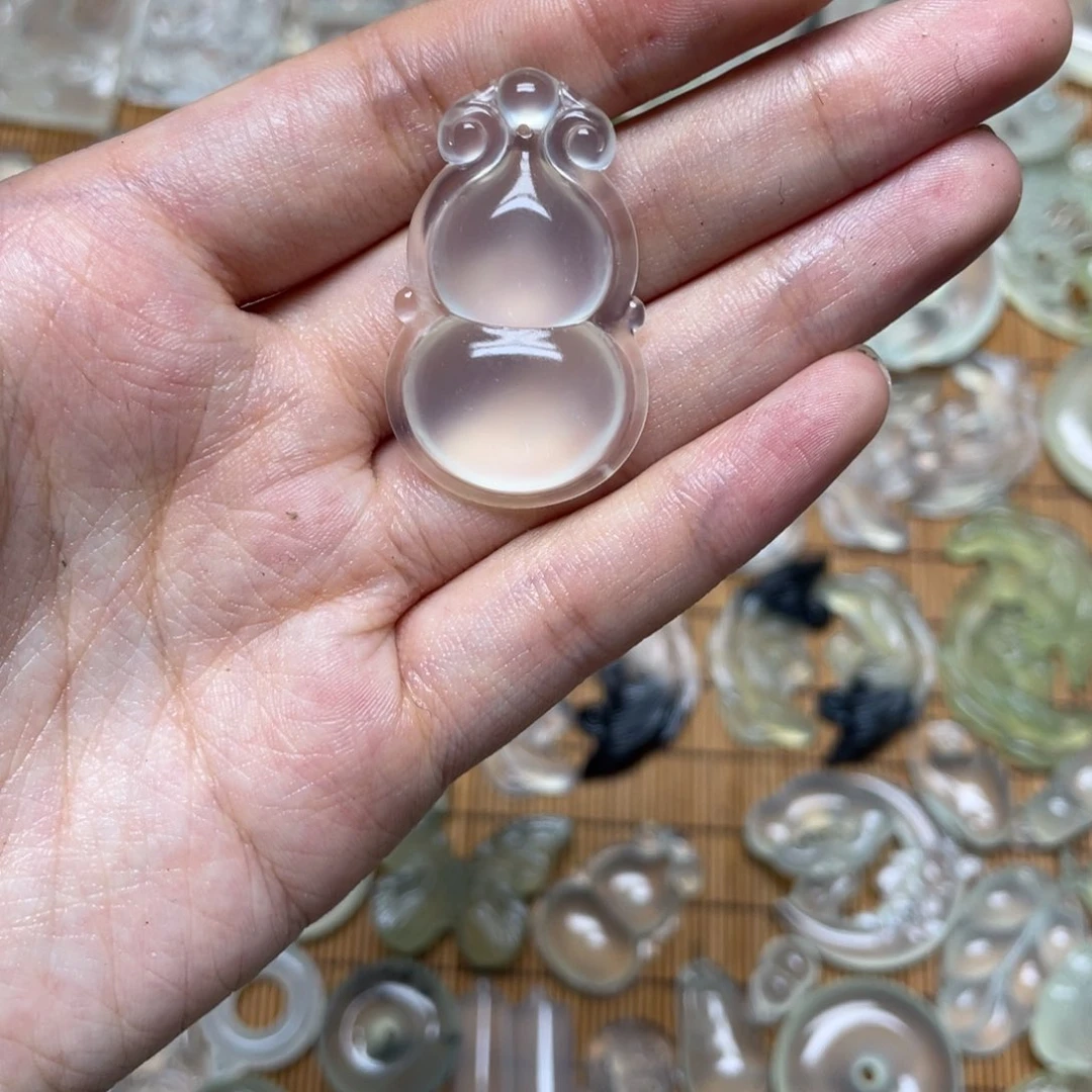 未镶嵌蛇纹石玉颈饰大**仔