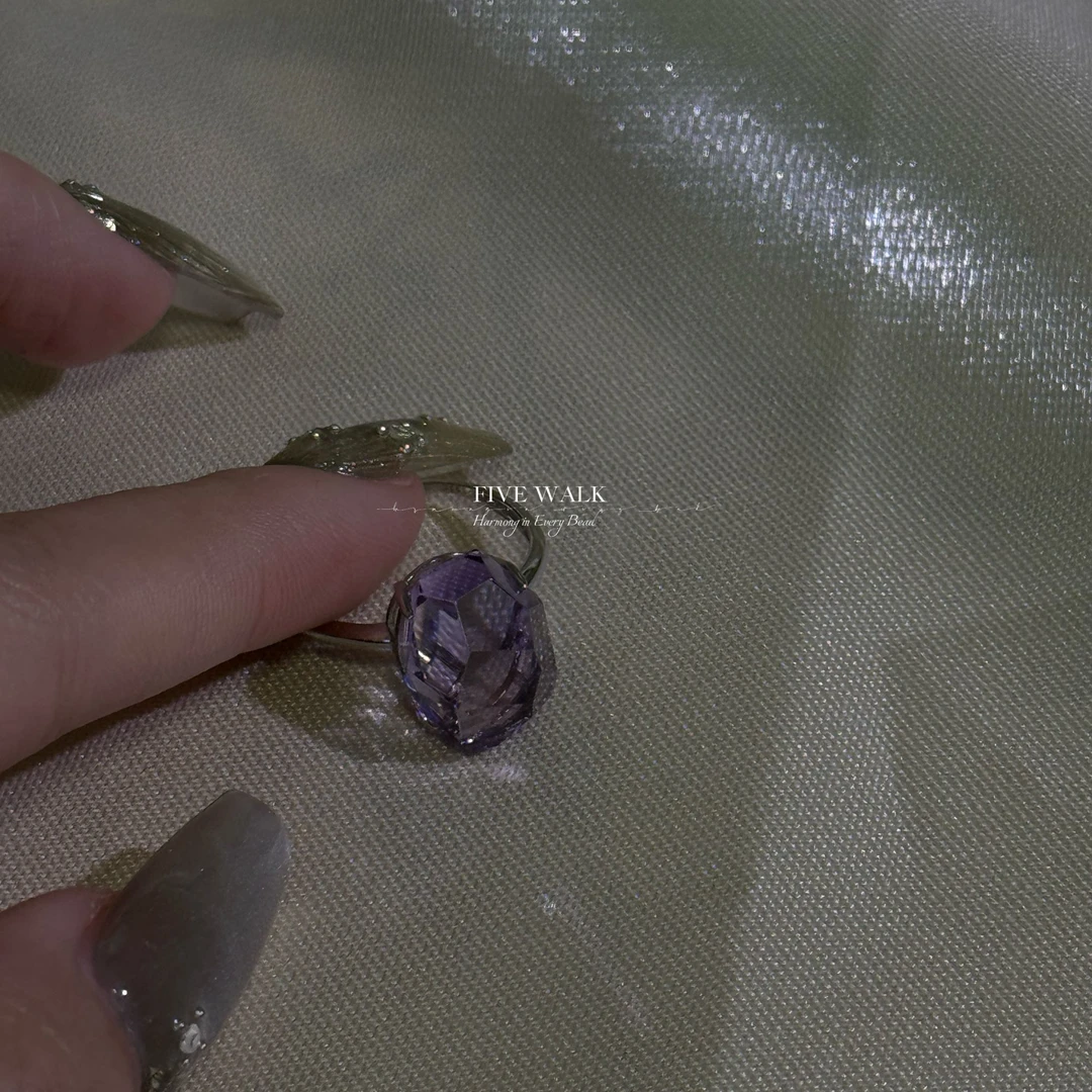 FIVE WALK原创设计品牌“高透玻利维亚紫水戒指