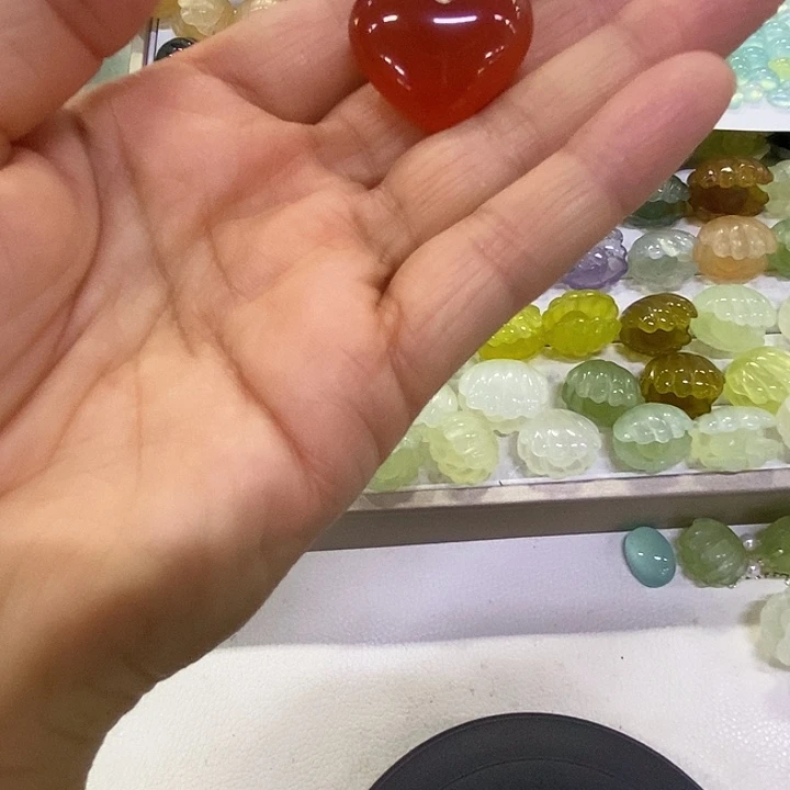 蛇纹石玉合金颈饰