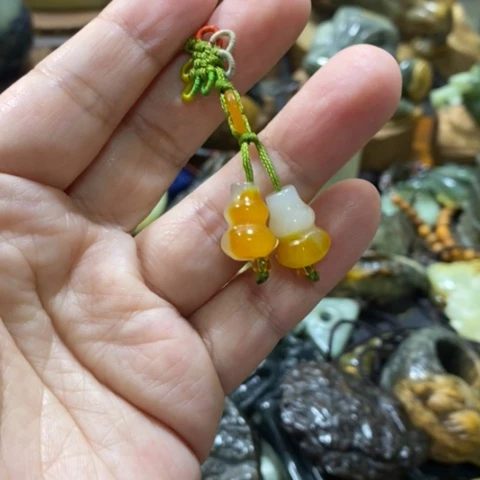 蛇纹石玉手把未镶嵌一**悔