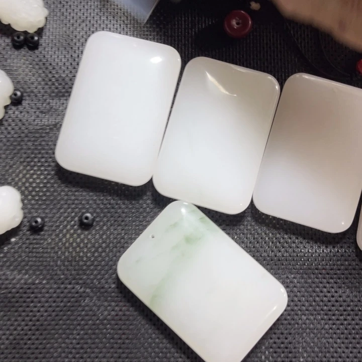 石英质玉未镶嵌吊坠(不含链)