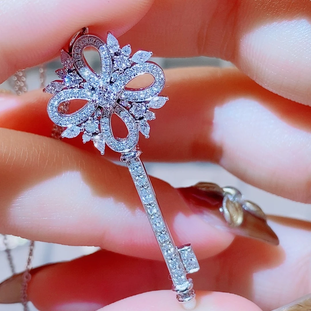 项链铂Pt950镶嵌实验室培育钻石0.7ct 钥匙项链