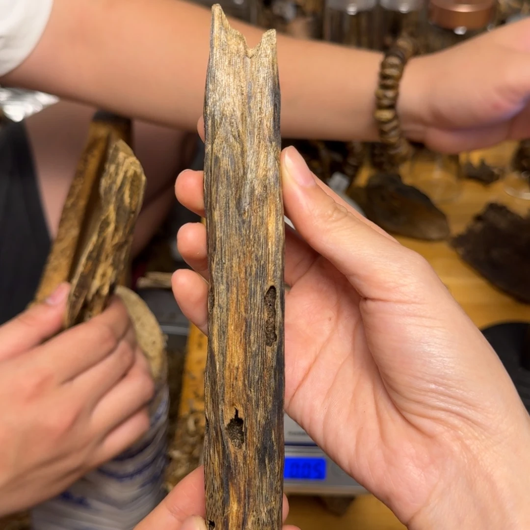 沉香碎屑沉香白棋块料29克