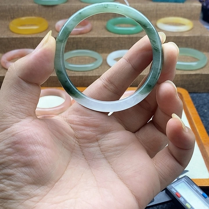 未镶嵌手镯石英质玉9012