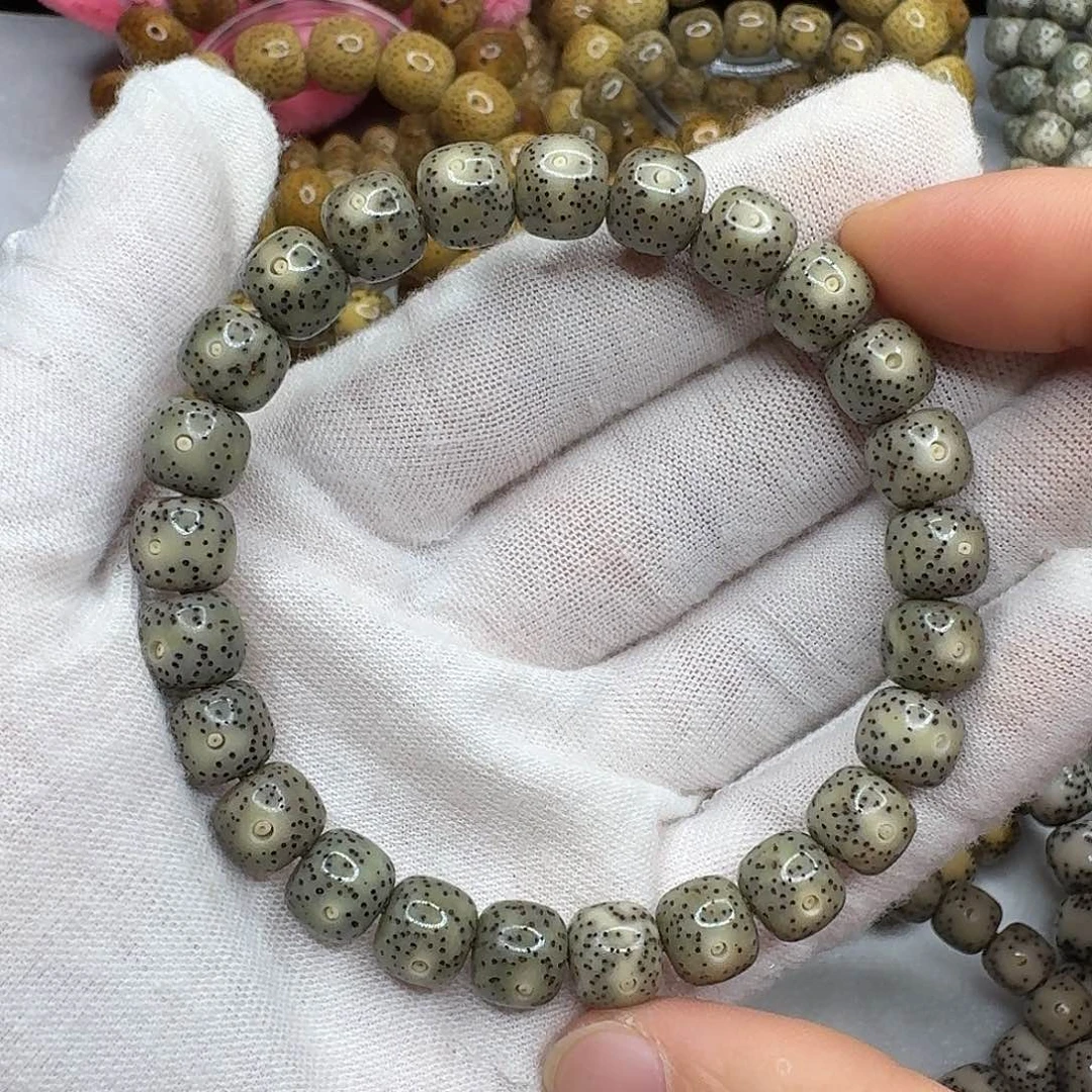 手串星月菩提8.8x8冰绿无烟花石玉老料