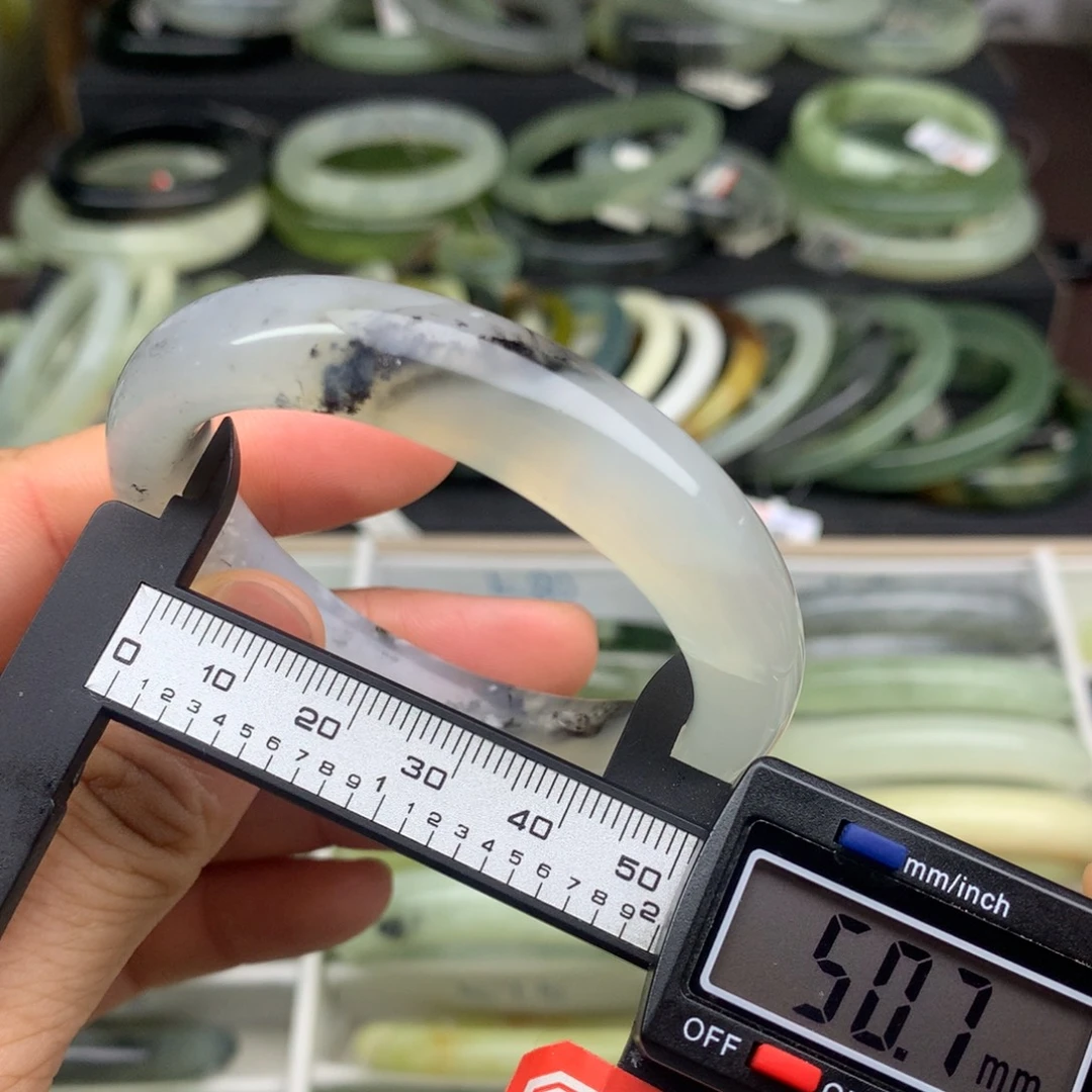 蛇纹石玉未镶嵌手镯583