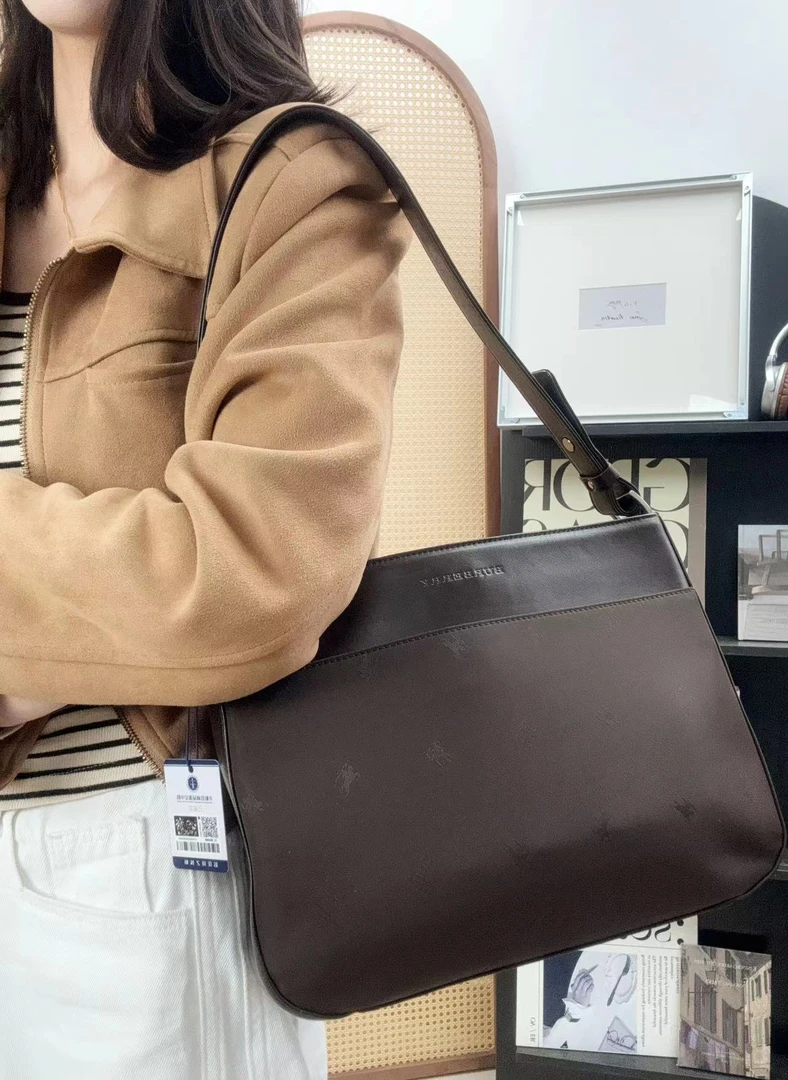 95新 BURBERRY/博柏利 博柏利棕色战马法棍包/秋境 09588