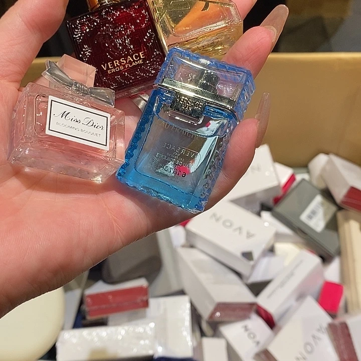 四***！中古香水沐浴露持久留香