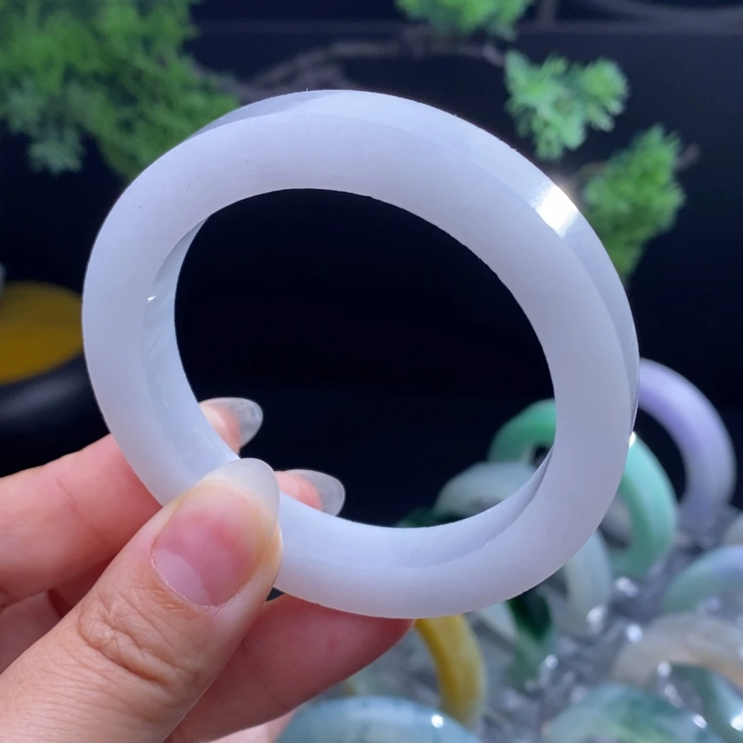 定制翡翠未镶嵌翡翠手镯