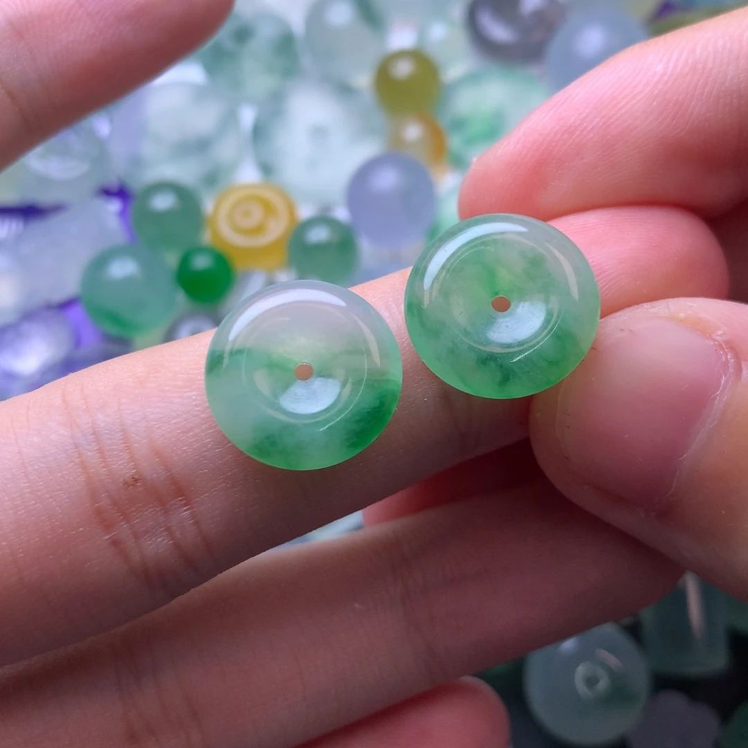 定制翡翠未镶嵌挂件