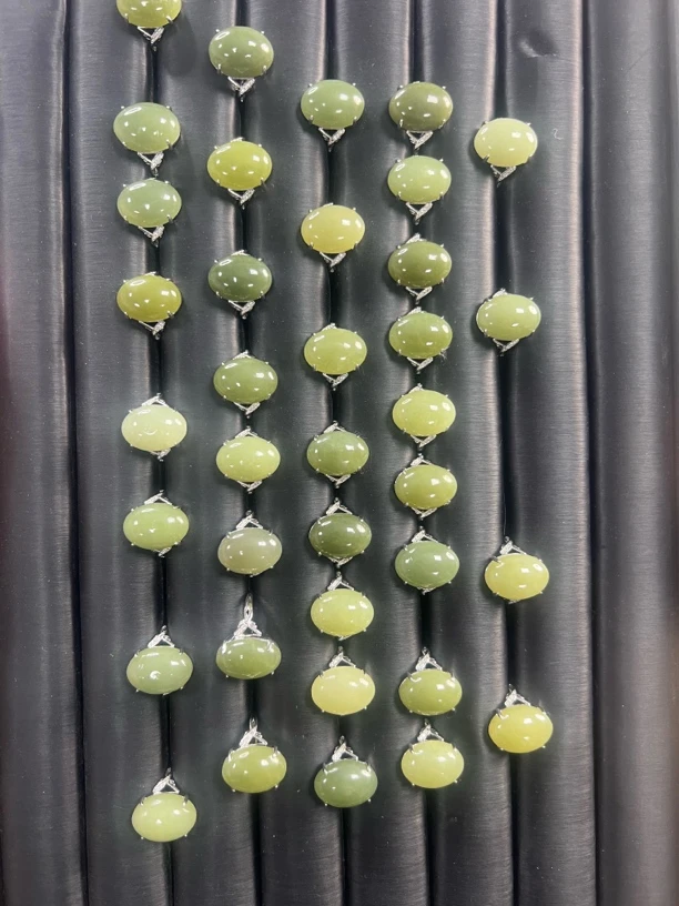 18*13和田玉戒指付姐甄选发一个