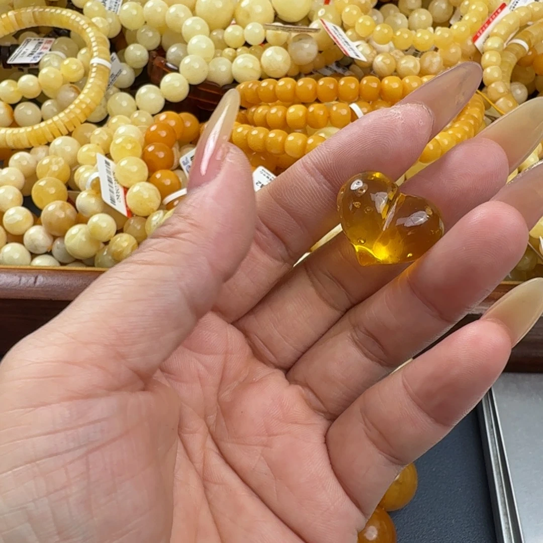 琥珀未镶嵌珠宝奇石