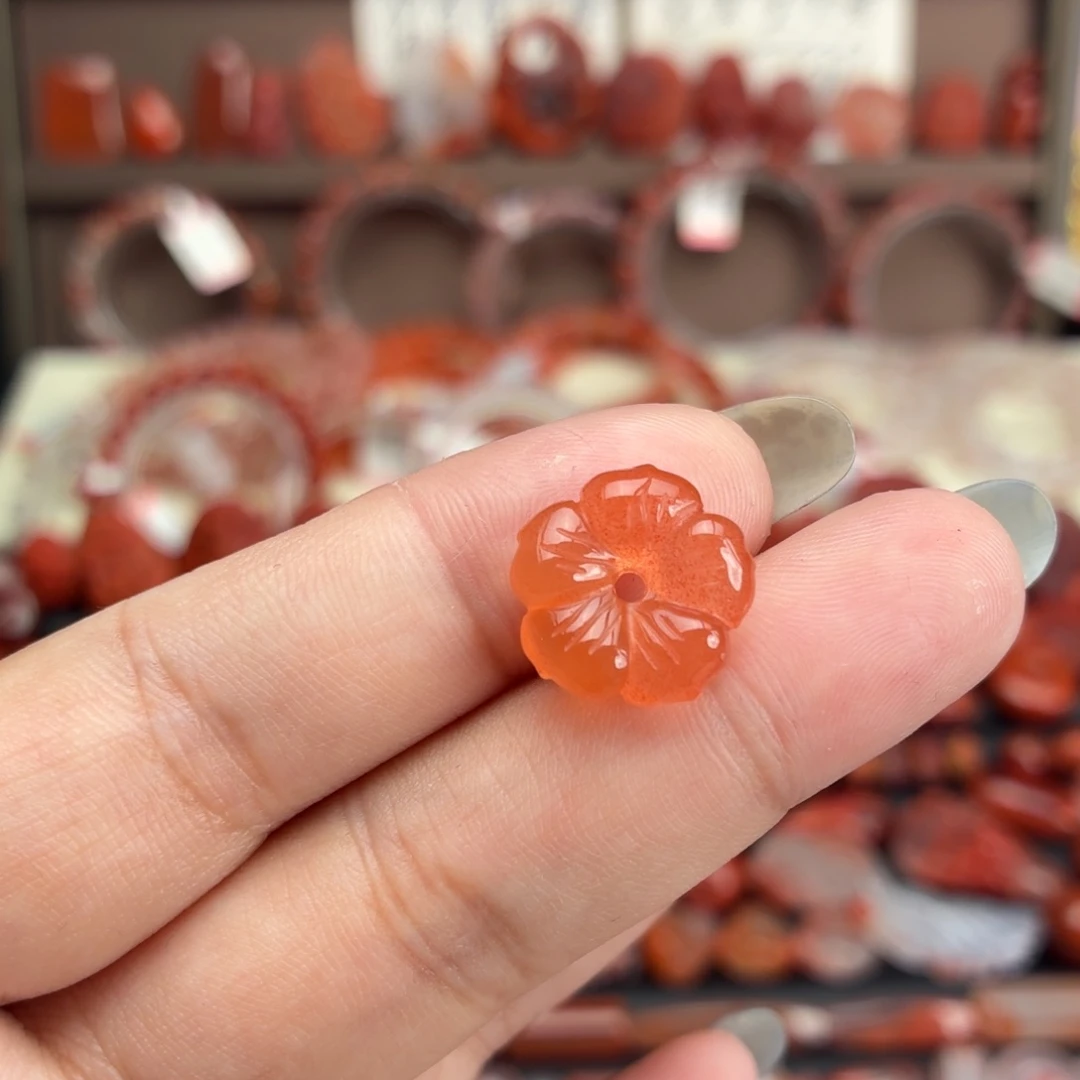 南红玛瑙未镶嵌颈饰有钱花