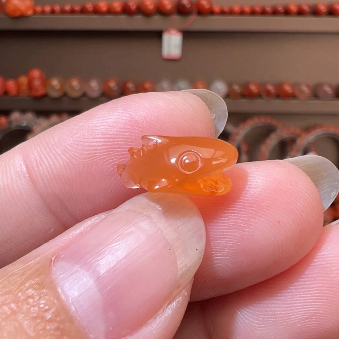 未镶嵌川料南红玛瑙滴溜小鲨鱼