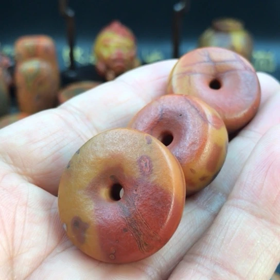 山***人玛瑙/玉髓未镶嵌配珠挂件