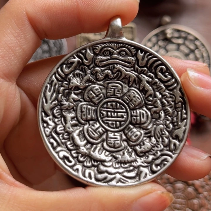 颈饰琉璃V****?喜欢的朋友