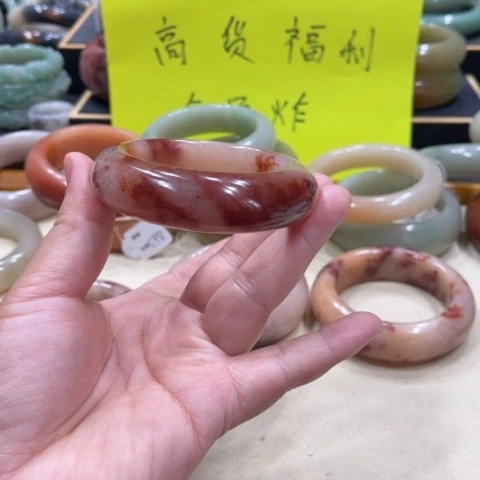 未镶嵌手镯石英质玉