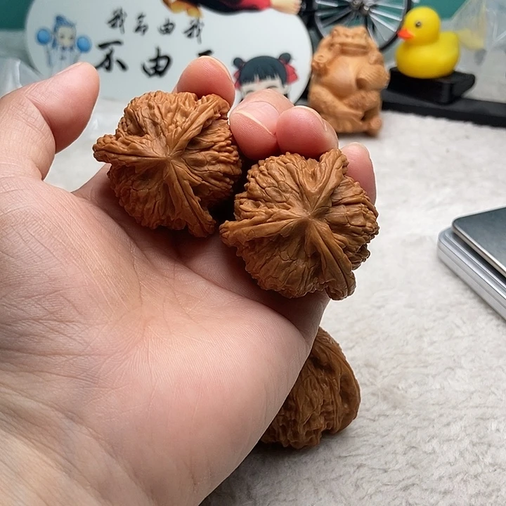 文玩核桃把件东*帅三棱
